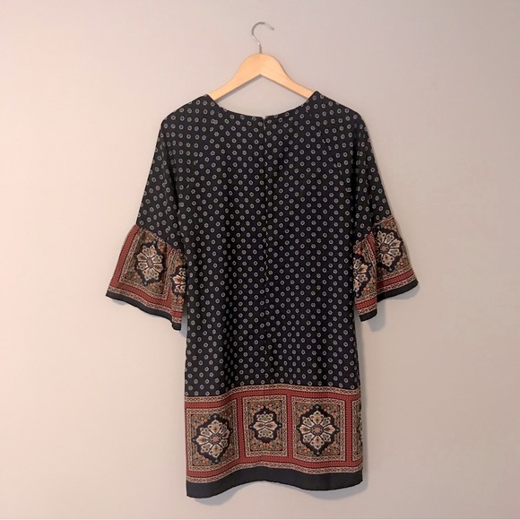 Boho Style Dress with Bell Sleeves Forever 21 Contemporary Size Small - Picture 4 of 7